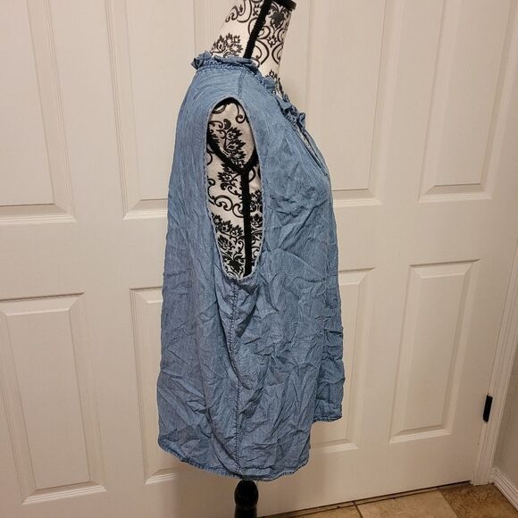Denim style 3X woman's sleeveless top - Picture 2 of 7